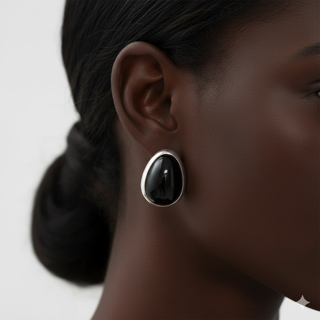 La Lune Noire | Black Agate Oval Stud Earrings