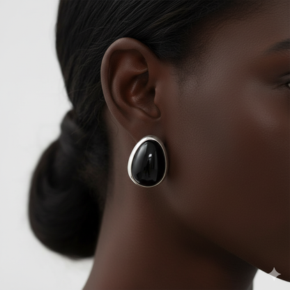 La Lune Noire | Black Agate Oval Stud Earrings