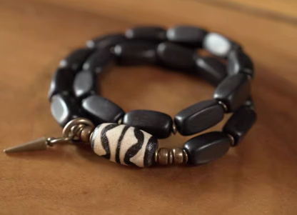 Ebony Wood with Double Tiger Tooth Dzi Bracelet