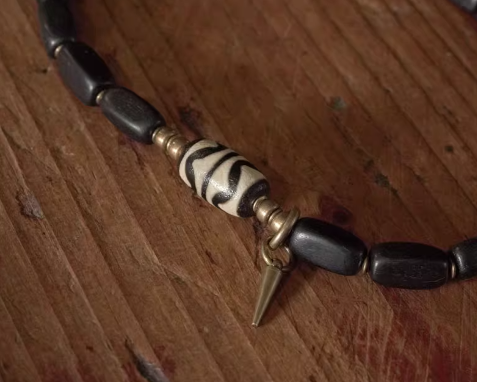 Ebony Wood with Double Tiger Tooth Dzi Bracelet