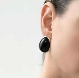La Lune Noire | Black Agate Oval Stud Earrings